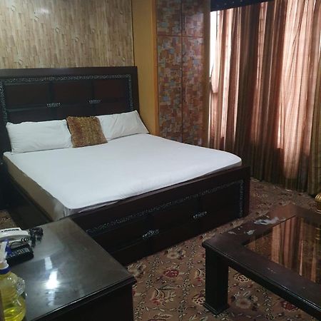 Town Guest House Toba Tek Singh Extérieur photo