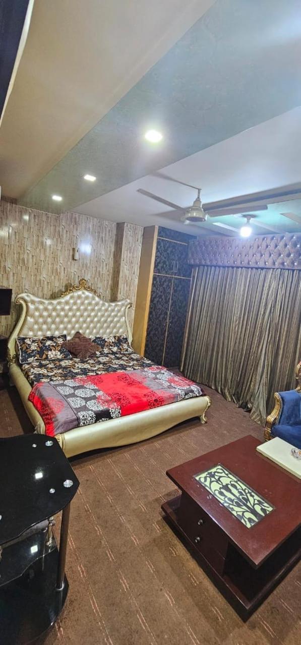 Town Guest House Toba Tek Singh Extérieur photo